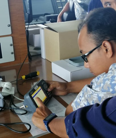 AIS Class B Transponder for Military, Fishing, Passenger, Dredging and Cargo Vessels